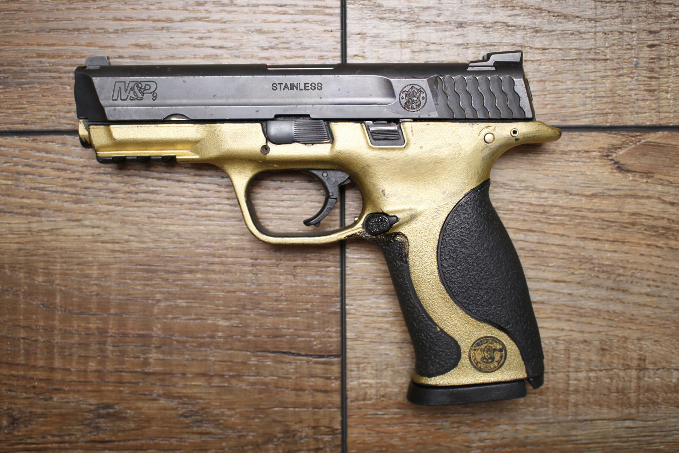 SMITH AND WESSON M&P9 9mm Police Trade-in Pistol